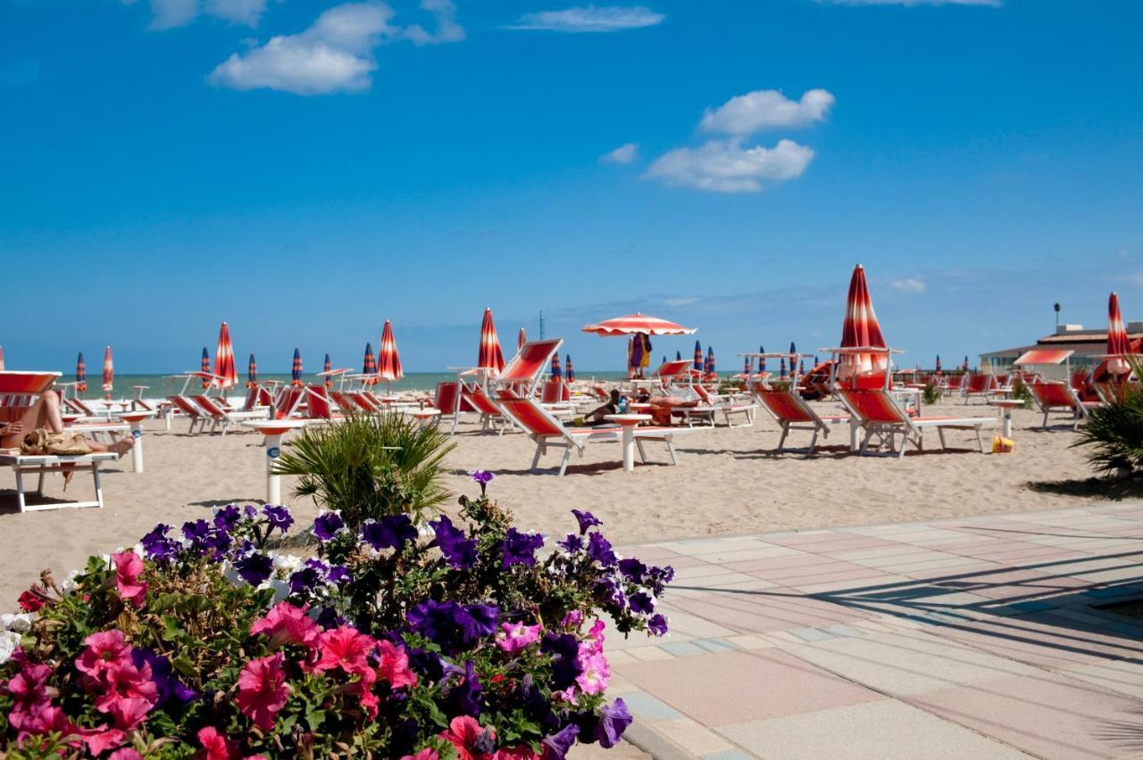 Portoverde Beach Apartments Misano Adriatico Exterior foto